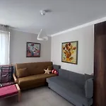 Apartmán 2-bedroom 300m To The