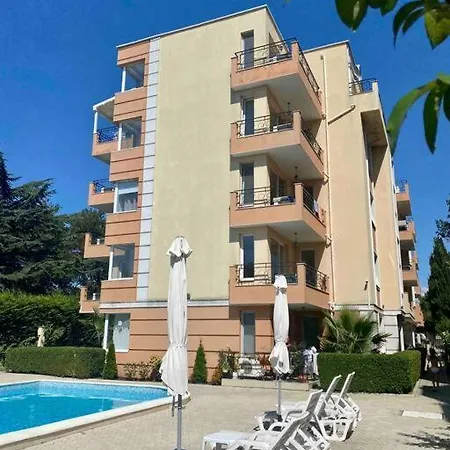 2-bedroom 300m To The Apartamento *