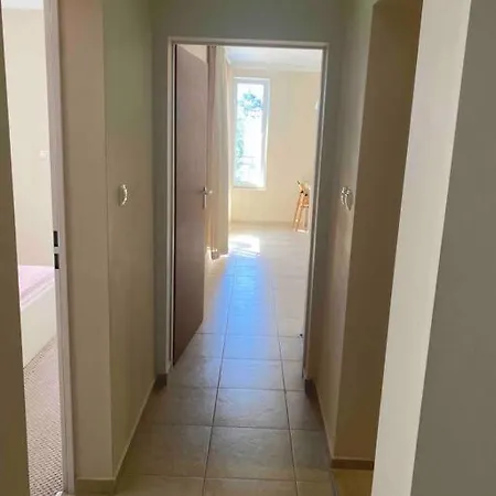 2-bedroom 300m To The Apartamento *