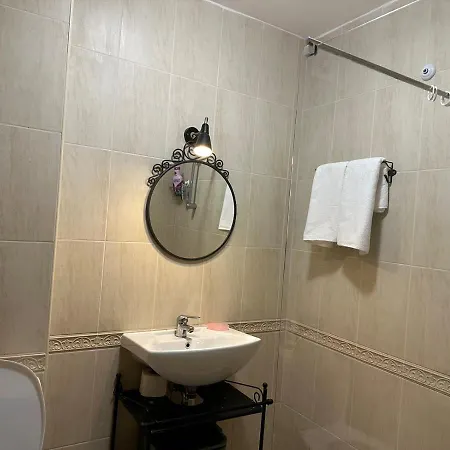 2-bedroom 300m To The Apartamento