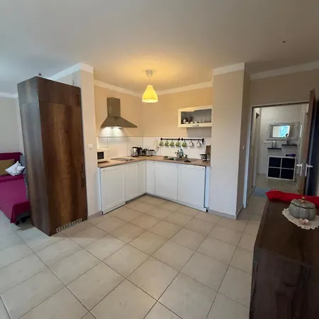 2-bedroom 300m To The Apartment *