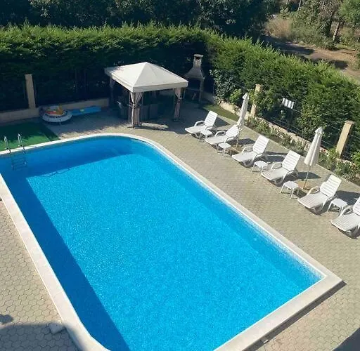 Апартамент 2-bedroom 300m To The Поморие