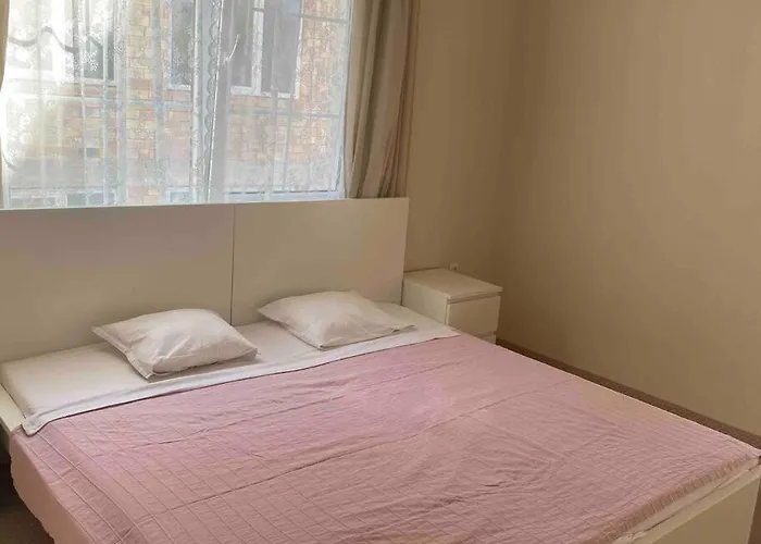 2-bedroom 300m To The Апартамент Поморие