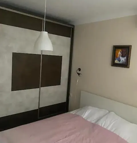 2-bedroom 300m To The Апартамент Поморие