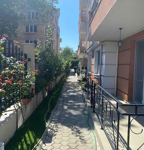 2-bedroom 300m To The * Поморие