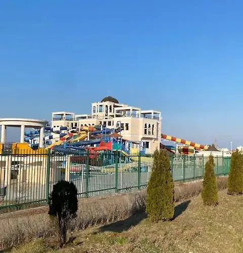 2-bedroom 300m To The *