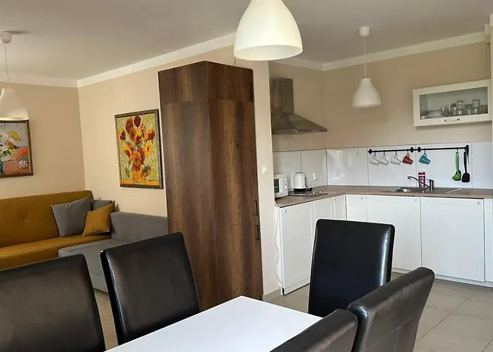 2-bedroom 300m To The Апартамент Поморие