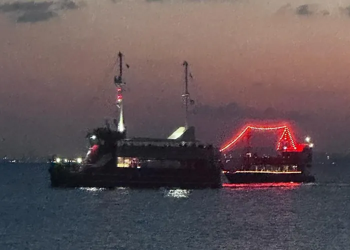 Апартамент 2-bedroom 300m To The Поморие